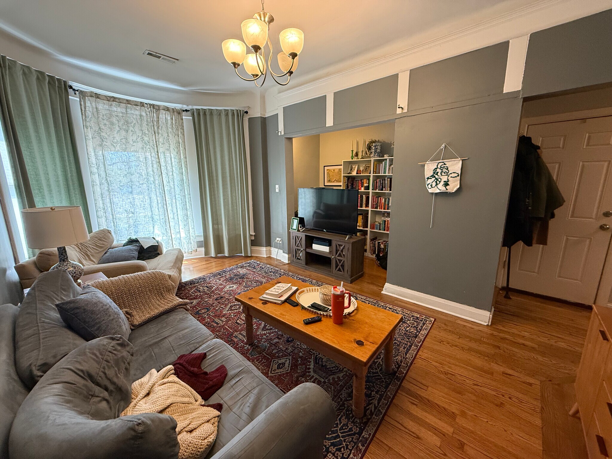 living room - 5313 South Maryland Avenue
