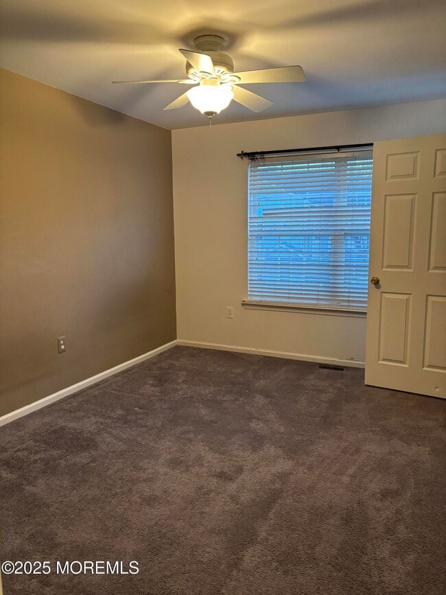 Building Photo - 11 Fiddlers Elbow Ct