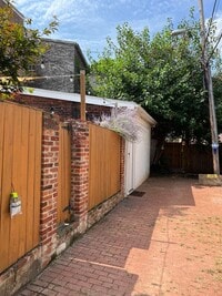 Building Photo - Lovely Studio Apartment in Truxton Circle ...