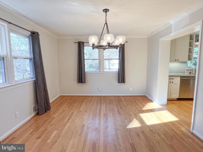 Building Photo - 4426 Strathmore Ave