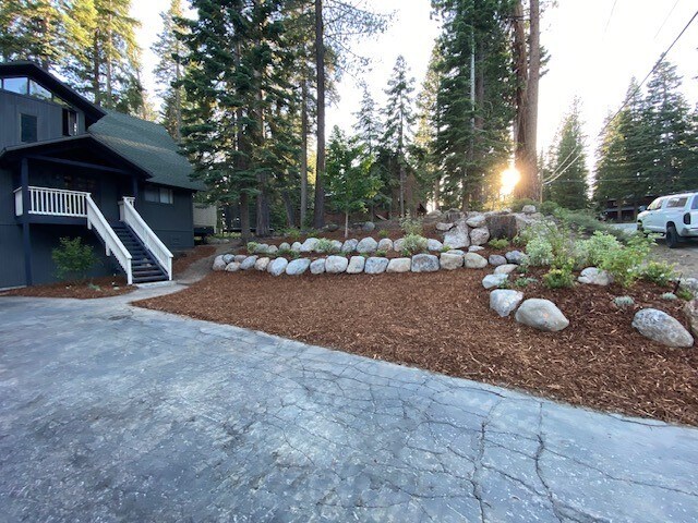 Building Photo - 5545 Sahara Dr