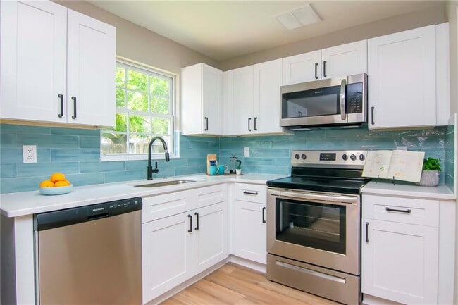 Building Photo - 3708 W Tyson Ave