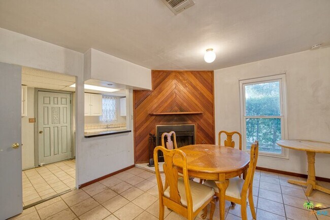 Building Photo - 508 N Avenue 66