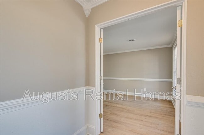 Building Photo - 238 Cavalier Dr