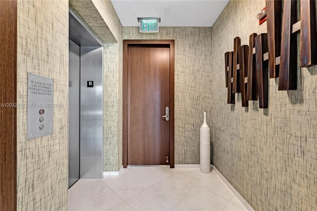 Building Photo - 900 Brickell Key Blvd