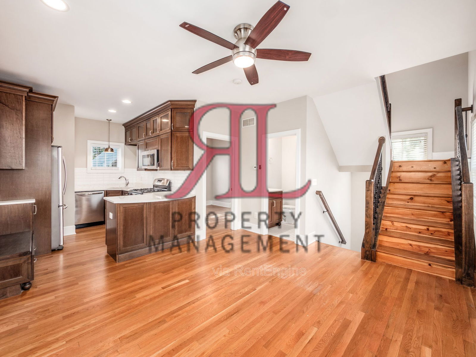 Building Photo - 782 Summit St