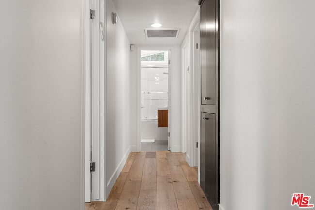 Building Photo - 20159 Hatteras St