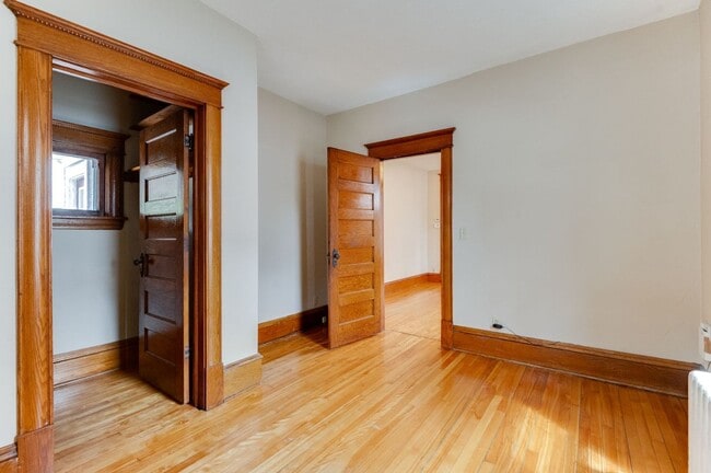 Building Photo - Gorgeous Uptown 4-bed 2-bath Single-Family House w/ Garage + Fenced-In Yard