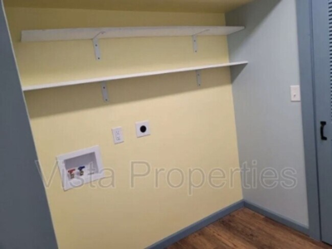 Building Photo - 40216