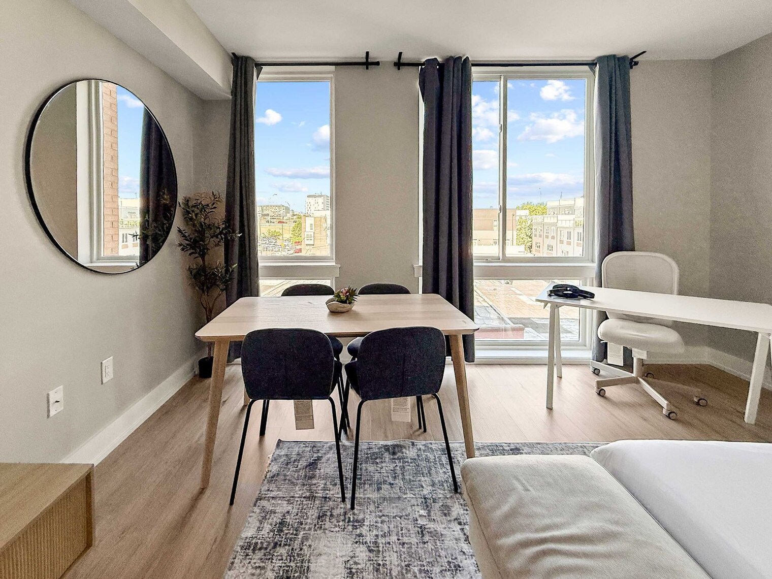 Building Photo - 626 N Delaware Ave