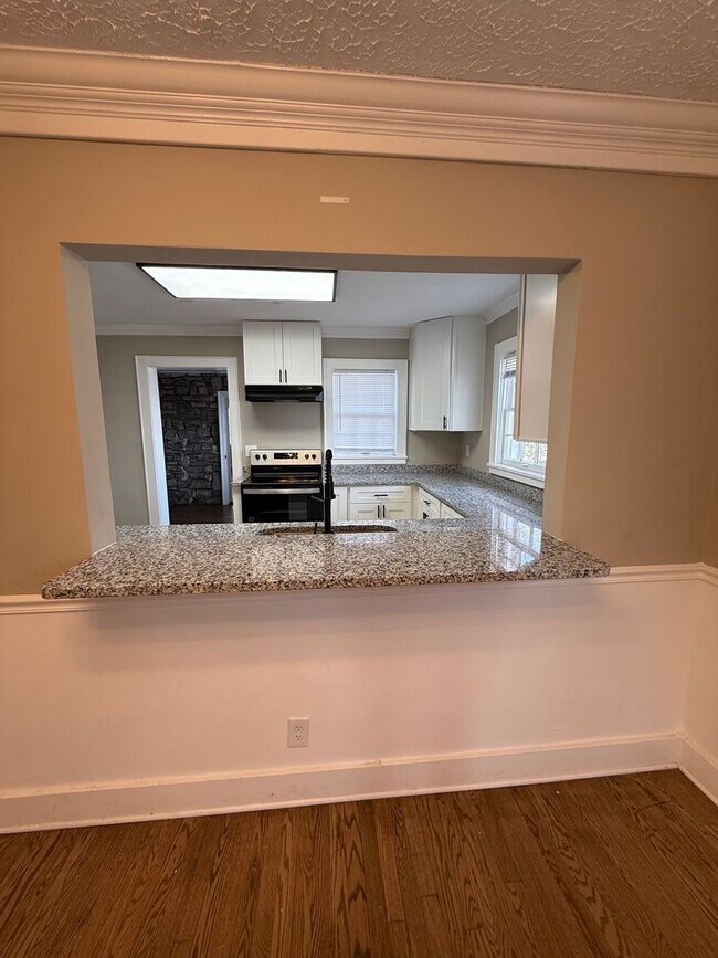 Building Photo - 287 E Eastland St