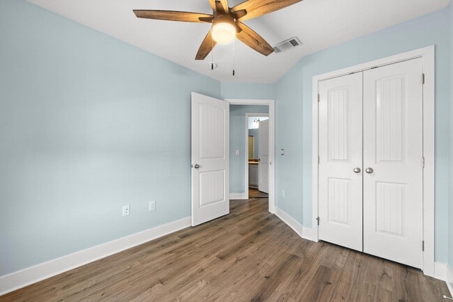 Building Photo - 140 Kinley Ave