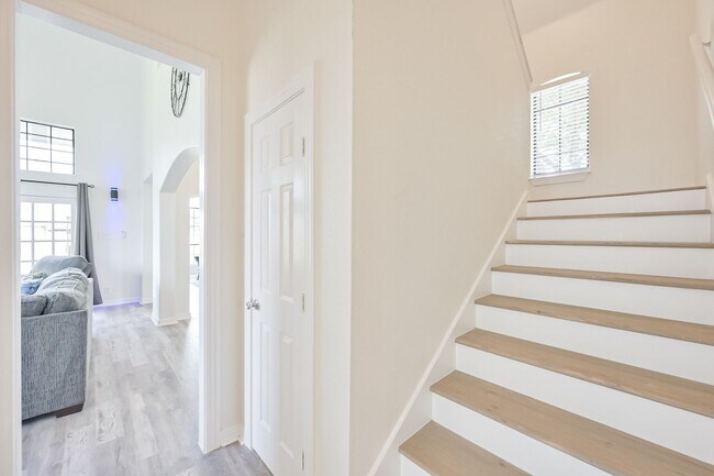 Building Photo - FULLY FURNISHED Grand Prairie 4 Bedroom Home