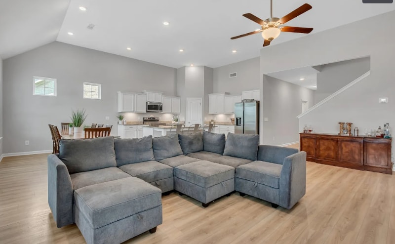 Building Photo - 272 Thorpe Dr