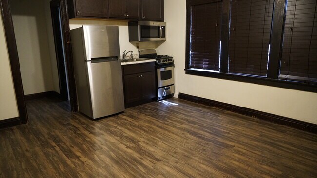 Building Photo - 2086 Marshall Ave