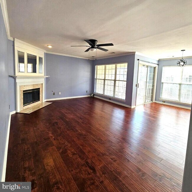 Building Photo - 8202 Catbird Cir