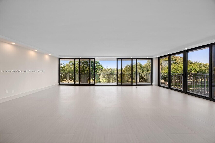 Building Photo - 700 Coral Way