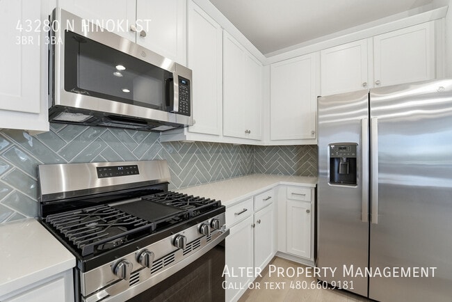 Building Photo - 43280 N Hinoki St