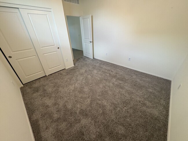 Building Photo - Vail School District with great views 4 bedroom plus den