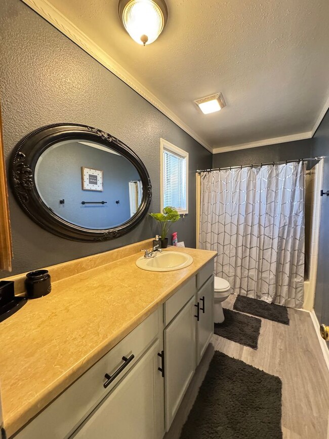 Building Photo - Home close to Casinos and River