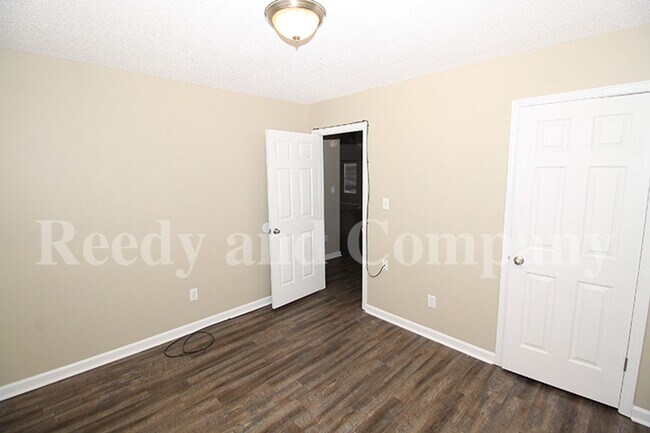 Building Photo - 9532 Chi Chi Cove