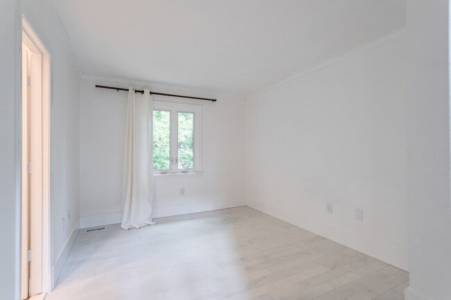 Building Photo - 4611 Charleston Terrace NW