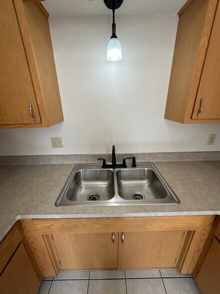 Building Photo - 214 S River St