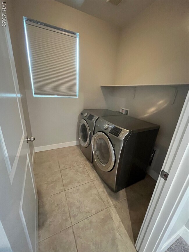 Building Photo - 2455 Calestano Ave