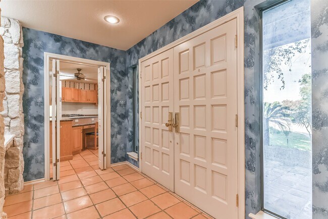 Building Photo - 1 Cadena Ct