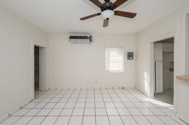 Building Photo - 311 Matamoros St