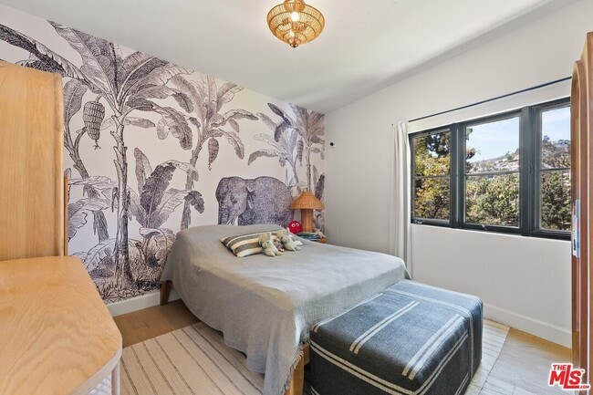 Building Photo - 2065 Watsonia Terrace