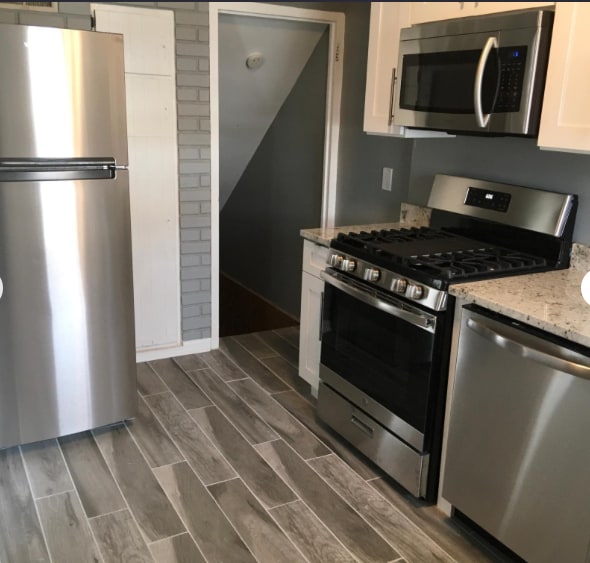 Building Photo - 163 Hemlock St