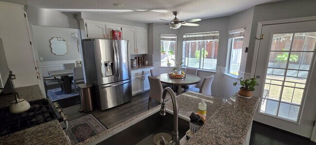 Building Photo - 430 Guinevere Ct