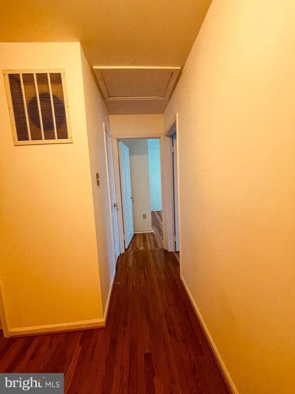 Building Photo - 404 Navaho Dr