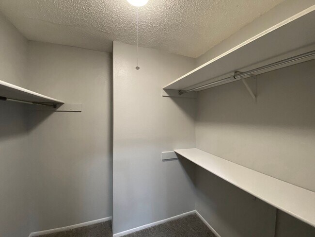 Building Photo - 7146 Spring Grove Dr