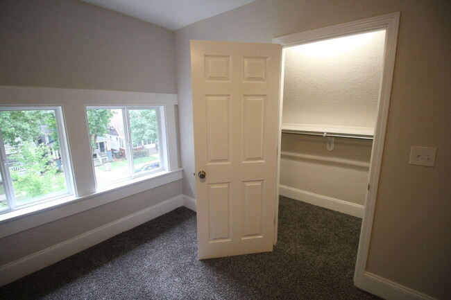 Building Photo - 2161 N 48th St