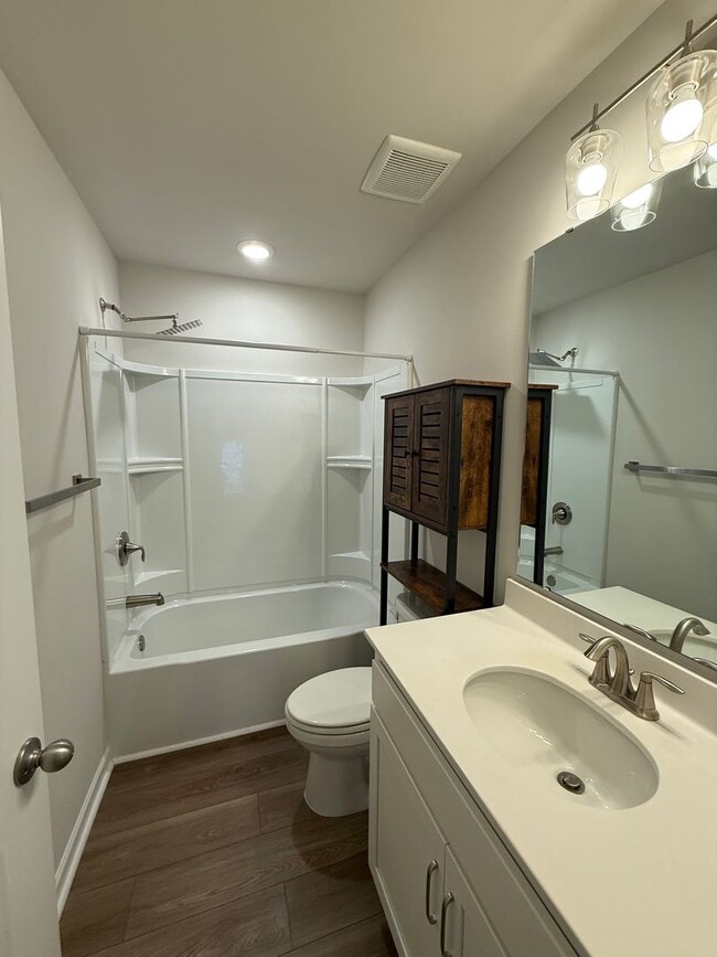 Building Photo - Move In Ready Townhome in Marshview Commons