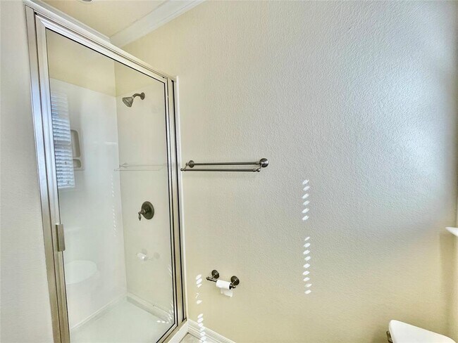 Building Photo - 20603 Highland Lake Loop