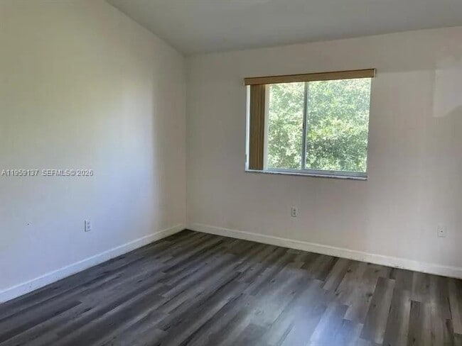 Building Photo - 5411 SW 41st St