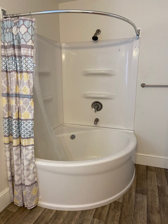 Building Photo - Bakery/Apartment