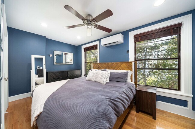 Building Photo - 235 Bloomfield St