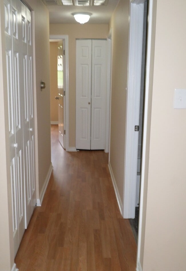 Building Photo - Awesome Single Family Home Available For Rent