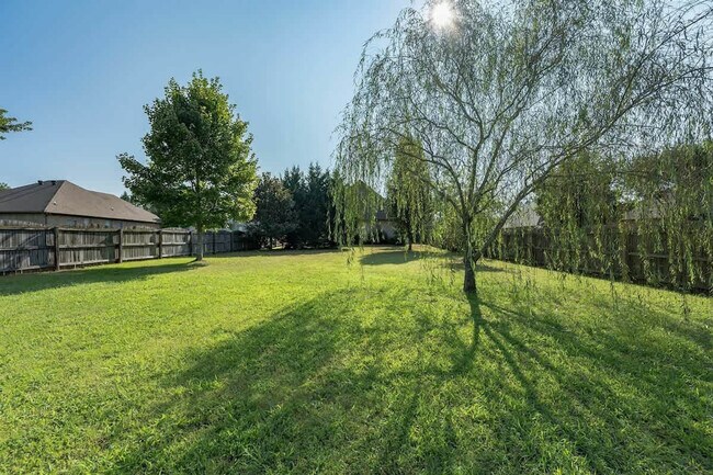 Building Photo - 15881 Elaine Ct