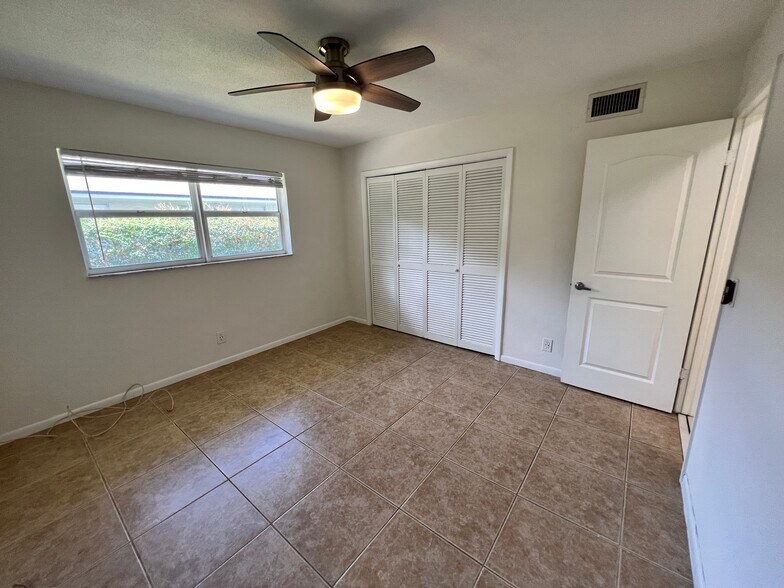 Building Photo - 3013 Albatross Rd
