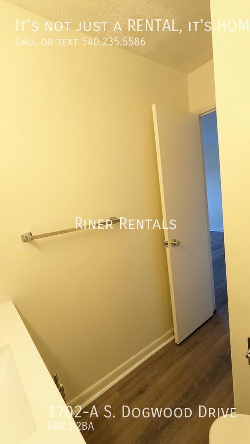 Building Photo - 1702-A S Dogwood Dr