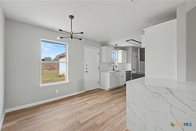 Building Photo - 2701 Cross Timber Dr