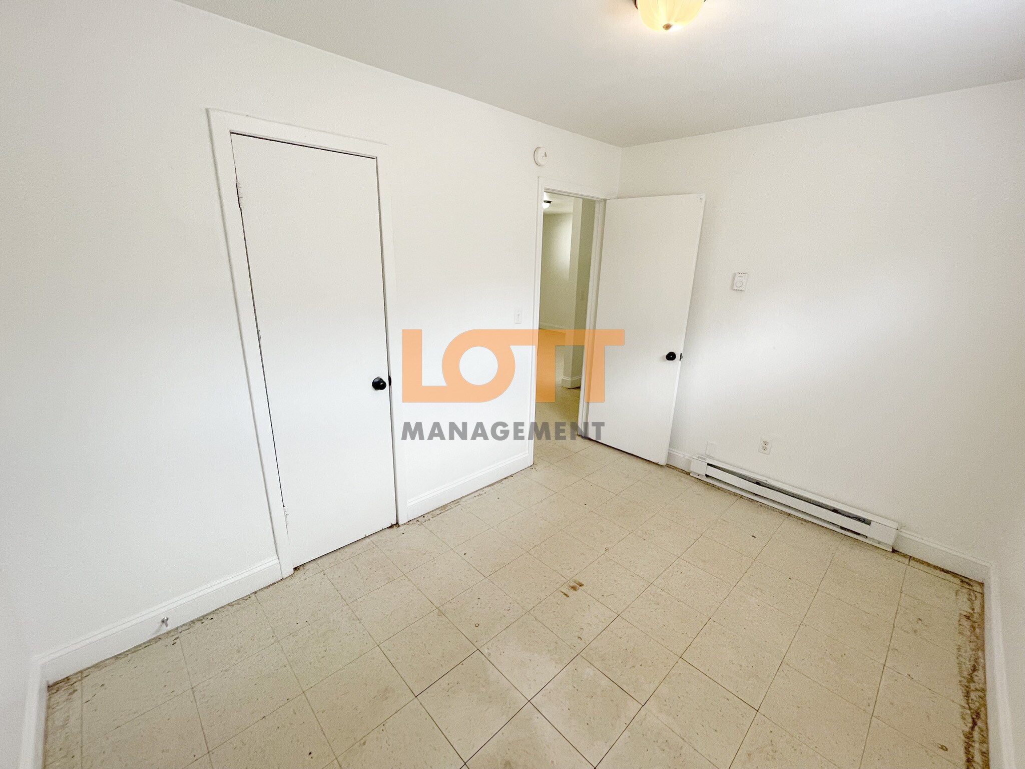 Building Photo - 10 Montis Dr