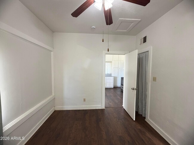 Building Photo - 1328 E Maddock Rd