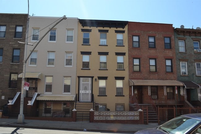 Building Photo - 170 17th St