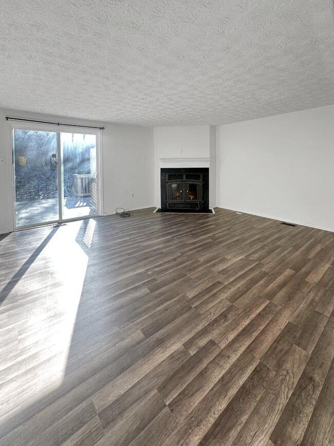 Building Photo - 563 Melissa Ct